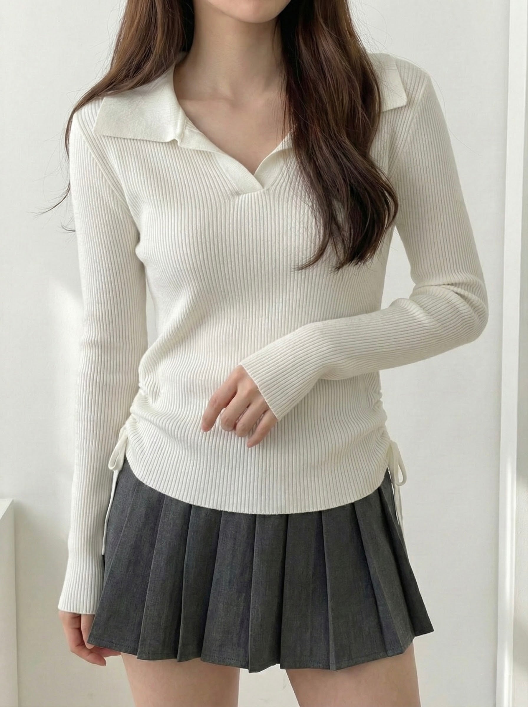 Vネックサイドギャザーリブニット