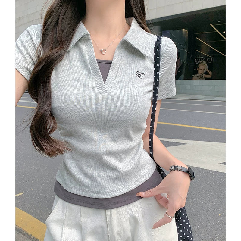 レイヤードVネックロゴTシャツ