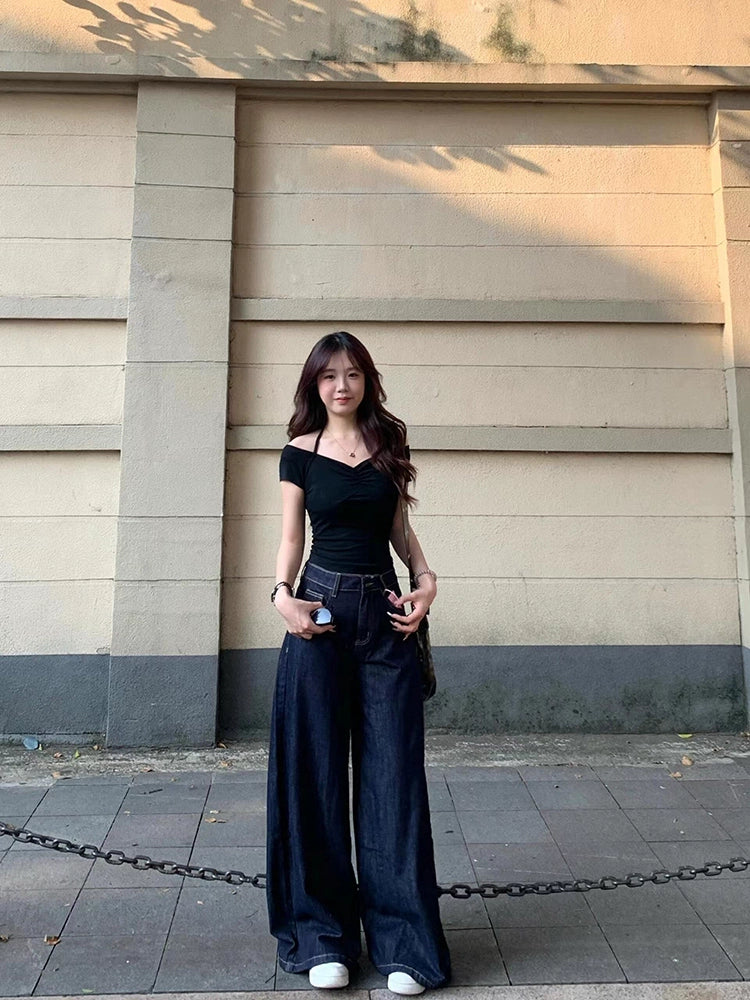 オフショルダーブラックホルタートップス