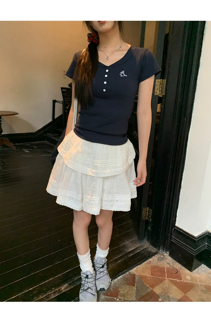 ネイビーVネックワンポイントTシャツ