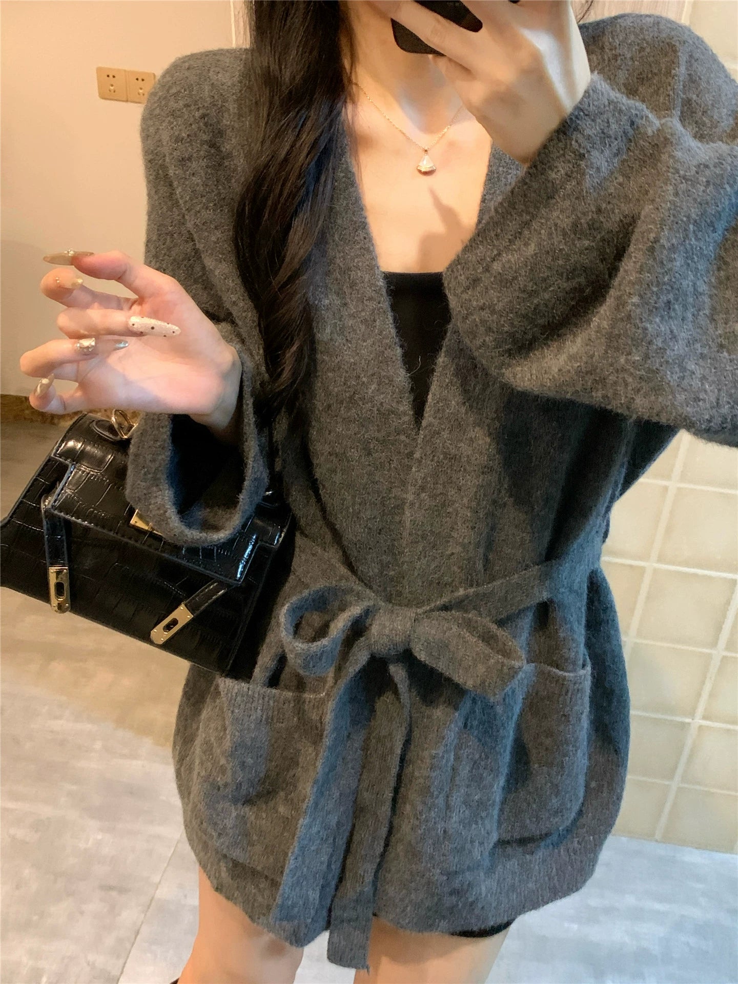 ベルトVネックニットカーディガン