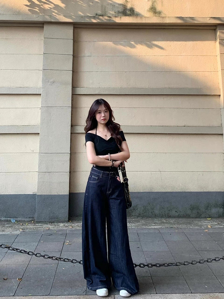 オフショルダーブラックホルタートップス