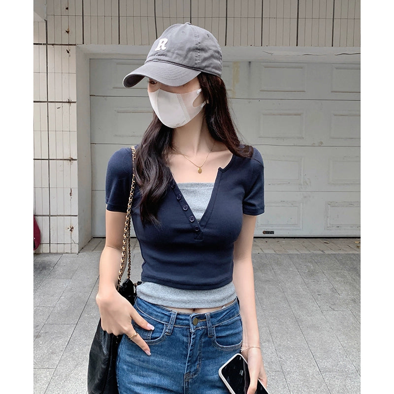 フェイク2ピースリブヘンリーネッククロップドTシャツ