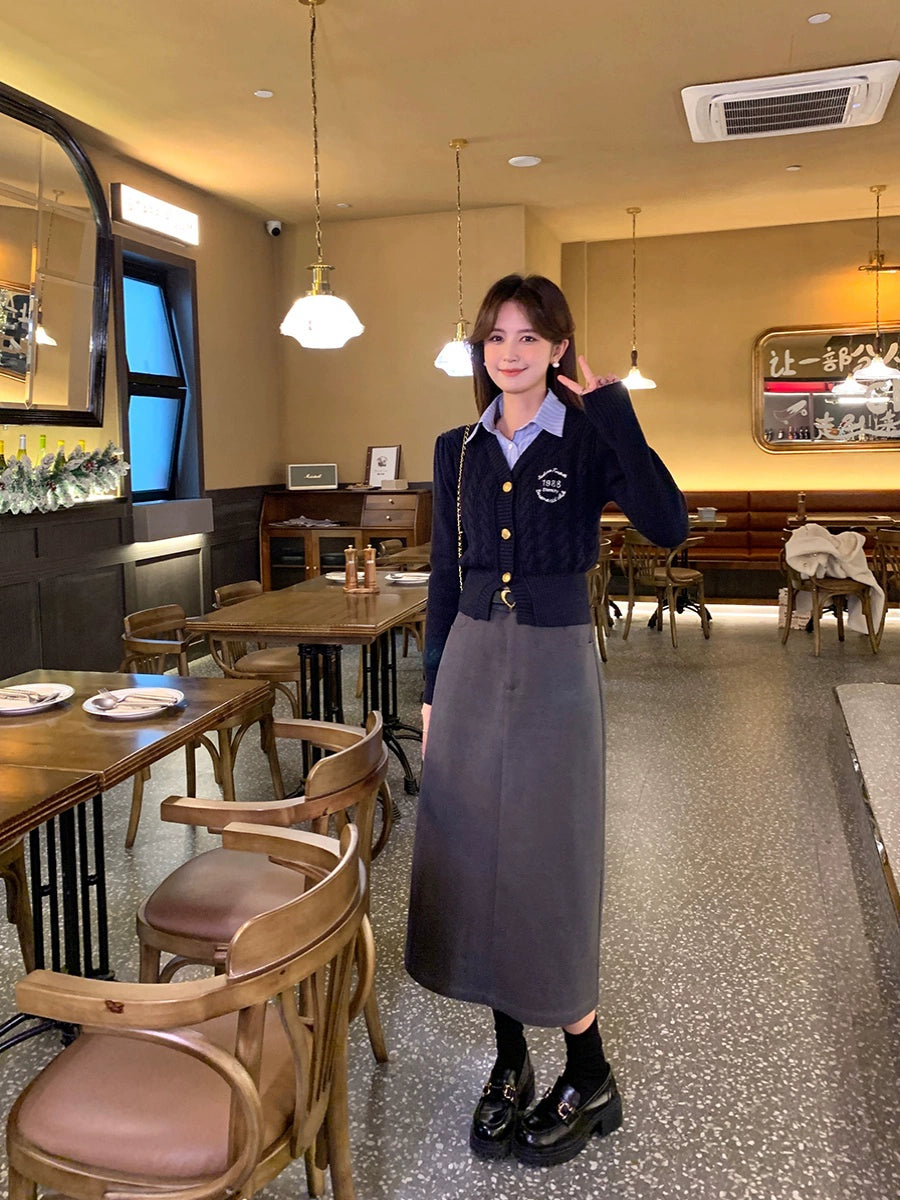 シャツインナーVネックロゴカーディガン